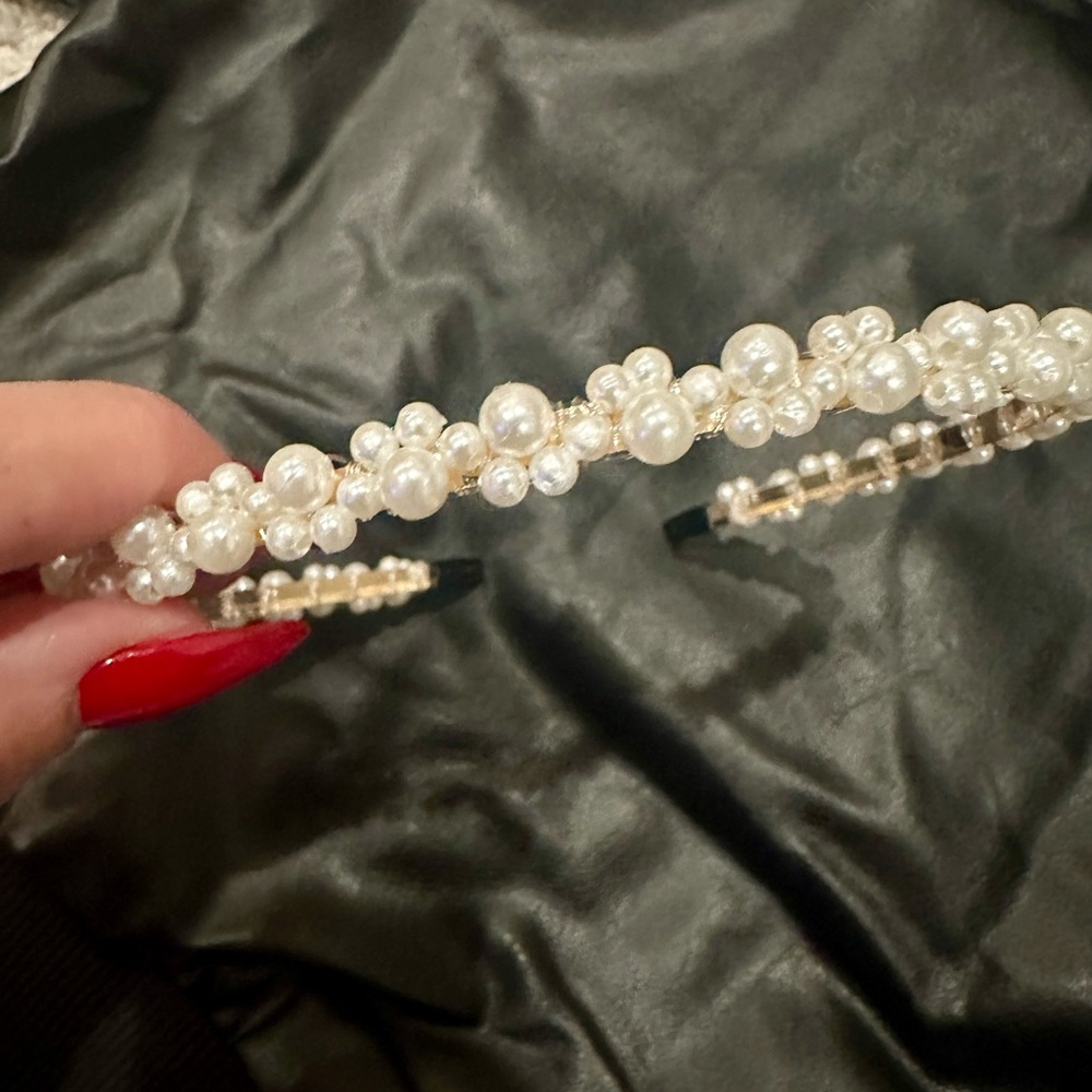 Elegant Pearl Headband